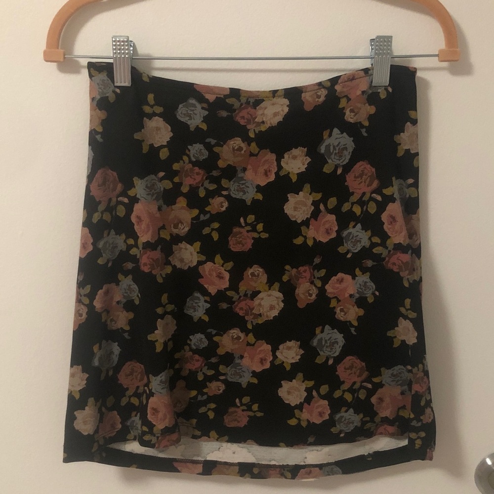 Vintage Betsey Johnson mini bustle floral skirt!